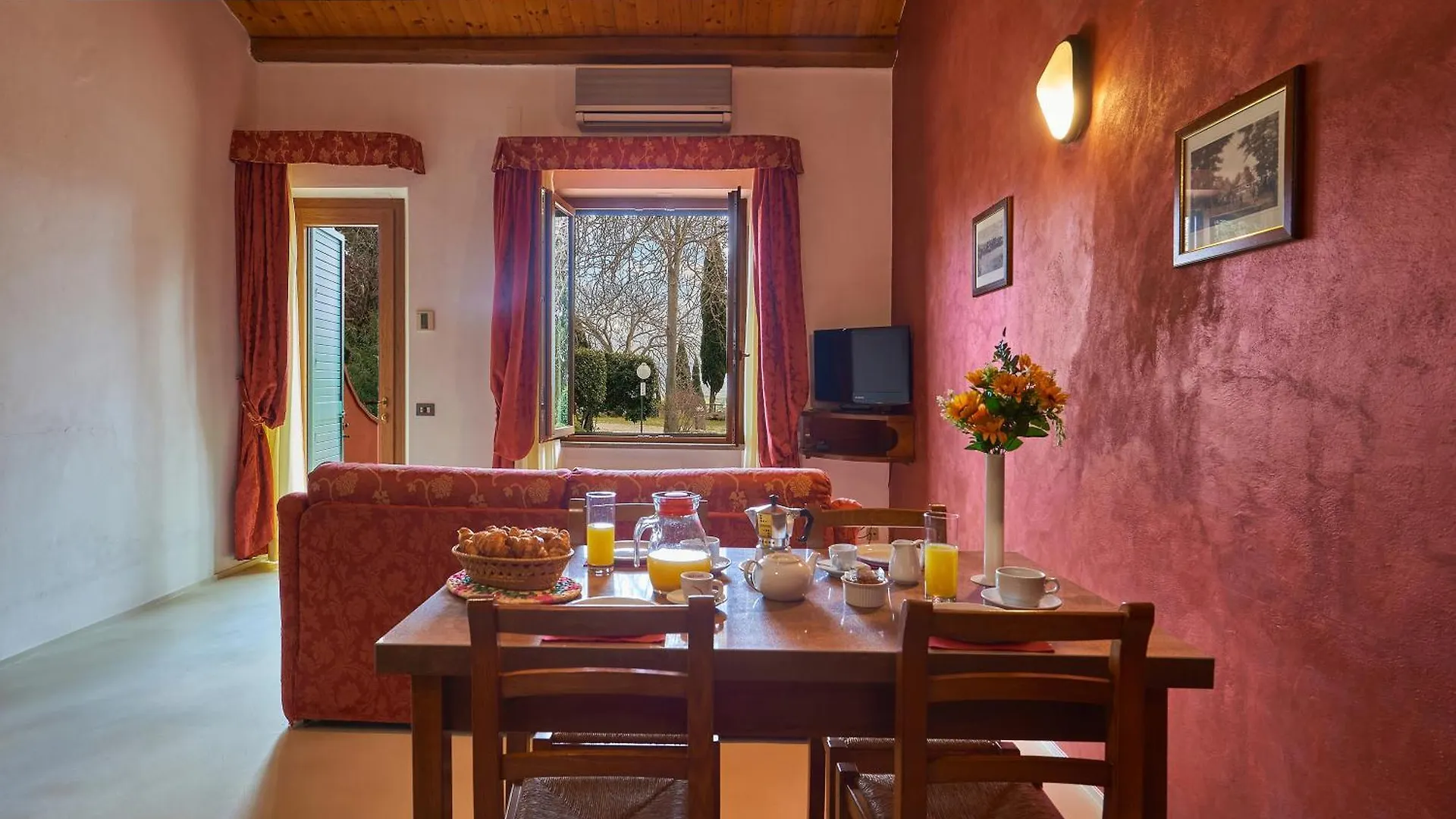 Casanova - Panoramic Rooms And Suites San Quirico dʼOrcia